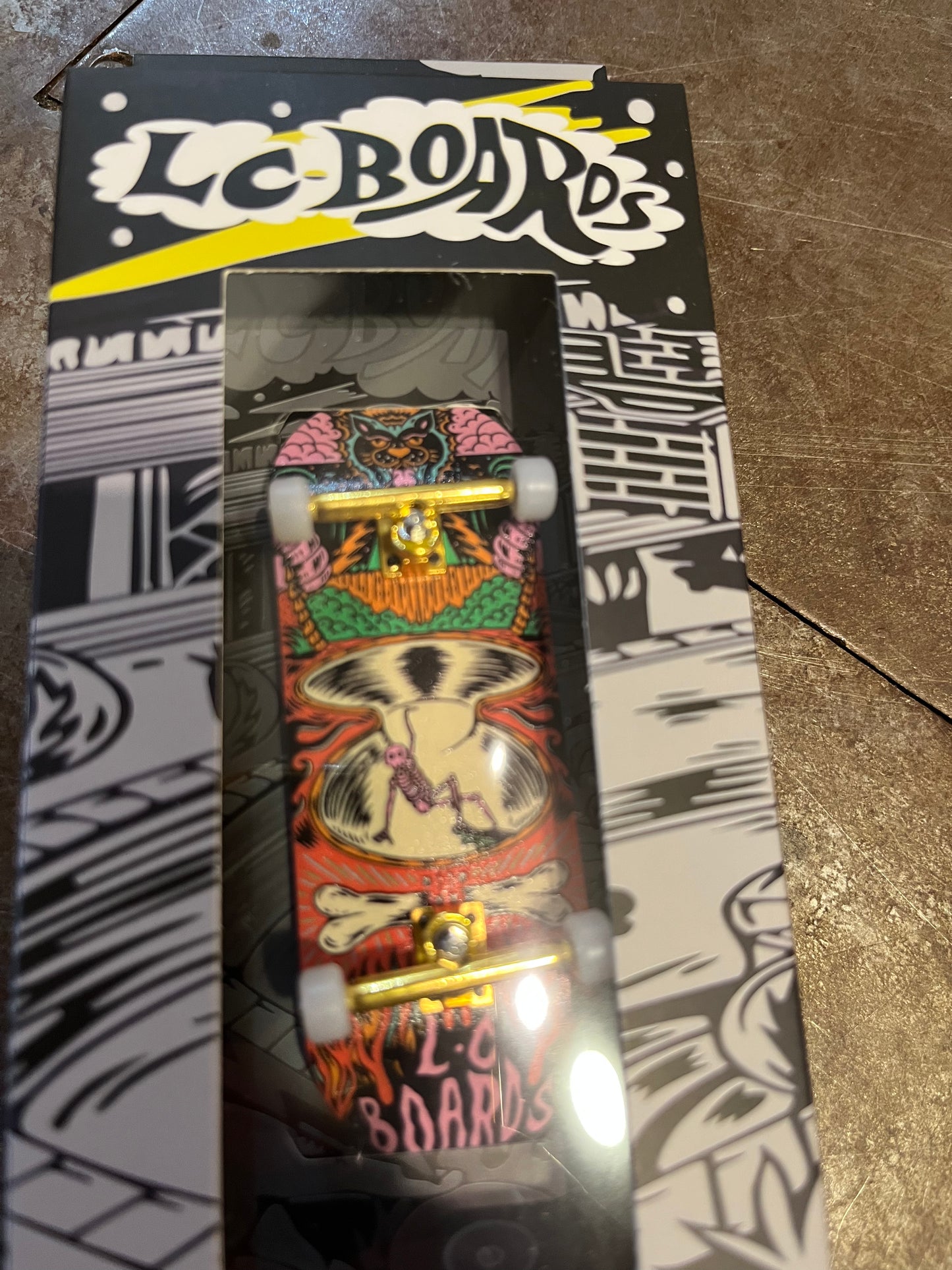 LC BOARDS FINGERBOARD 98X34 COMPLETE BONES GRAPHIC WITH FOAM GRIP TAPE