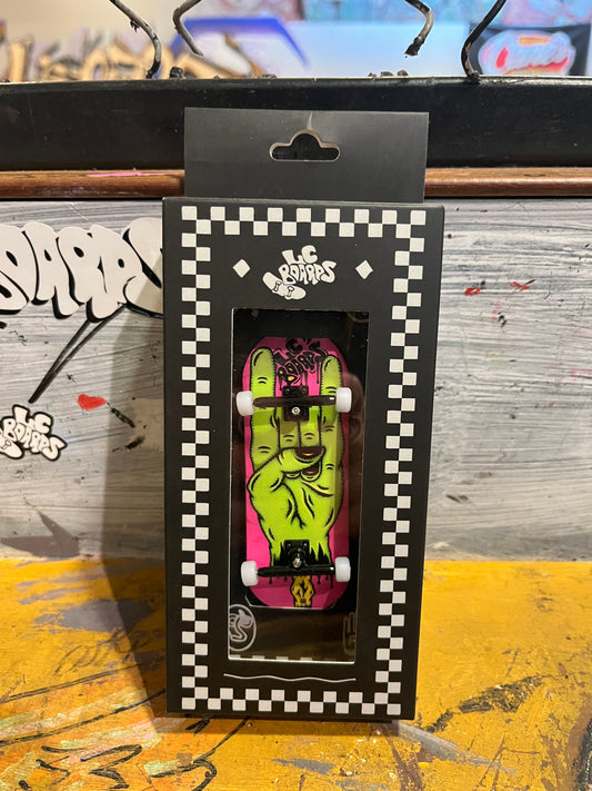 LC BOARDS 98X34 COMPLETE FIST GRAPHIC FOAM GRIP TAPE