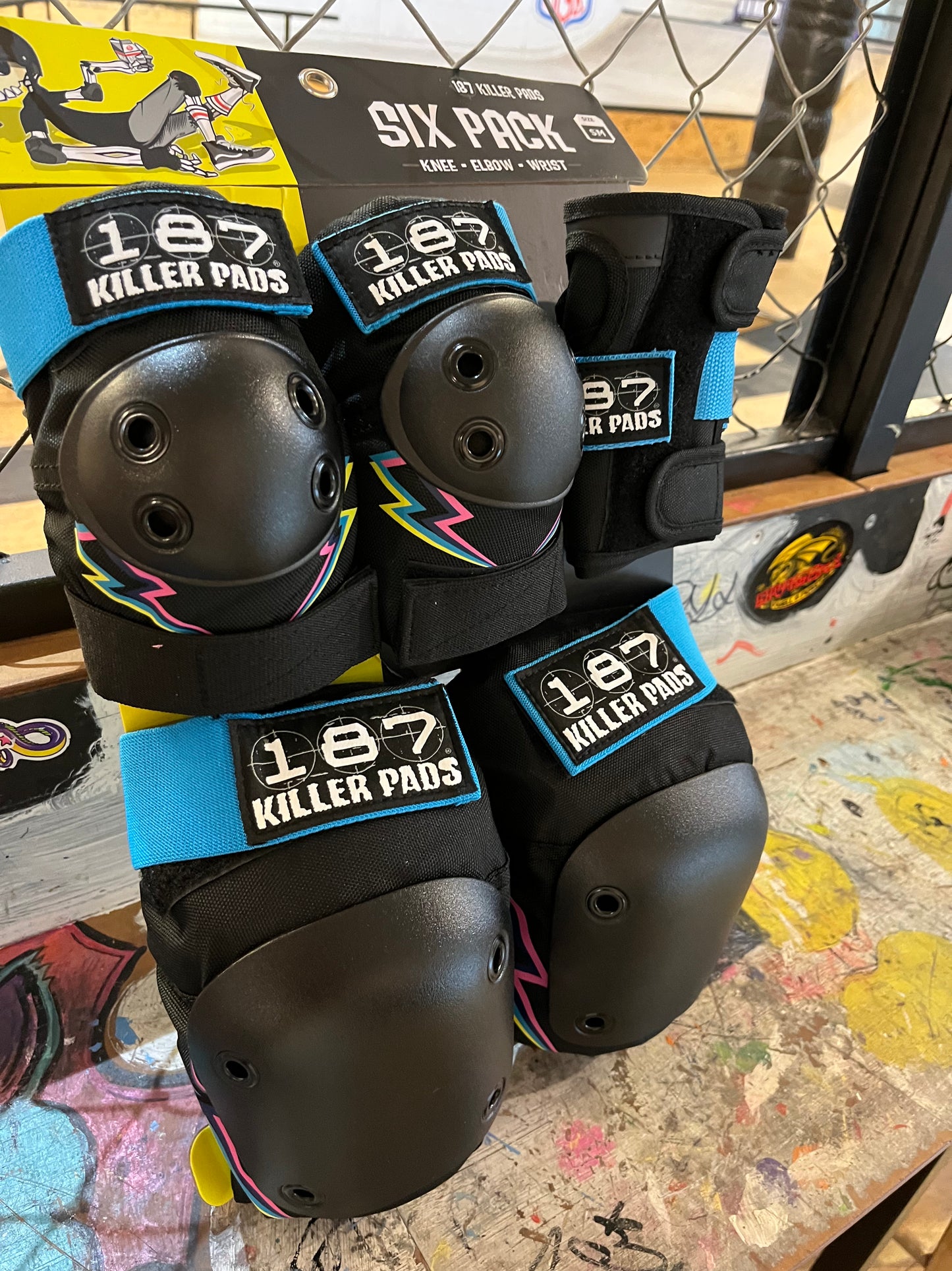 187 Killer Pads Six Pack S/M Lightning Bolt