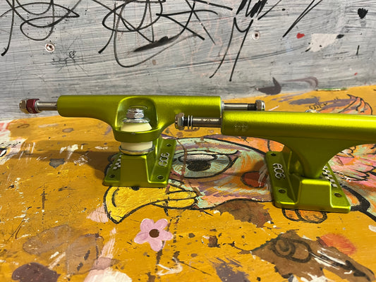 Ace Trucks 44 AF1 8.25